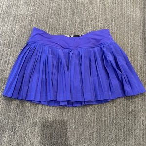 Lululemon pleat to street skirt